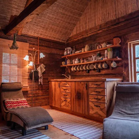 Nurka Talu בית כפרי Piirumi